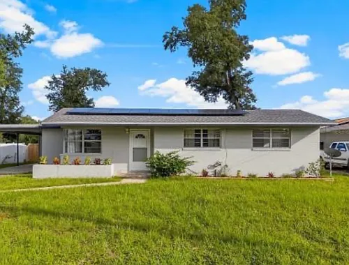 300 Blackshear Dr Photo 1