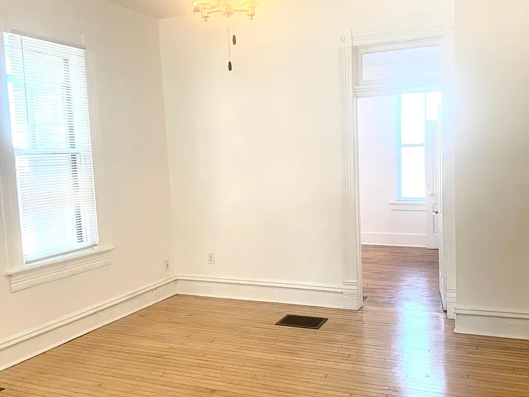 120 Olive St — Photo 9