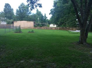 568 Center Ave S, Philadelphia, MS 39350