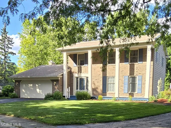 882 Mill Rd, Perrysburg, OH 43551