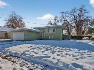 105 W Oak St, Coal City, IL 60416