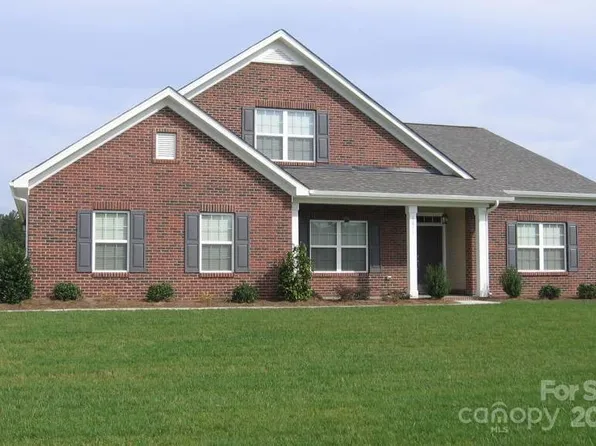 1011 Spring Rose Ln, Matthews, NC 28104