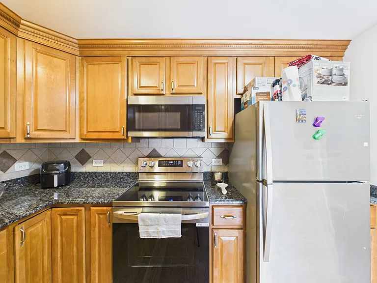 2210 S Goebbert Rd #226 — Photo 13