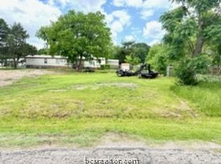 1907 Eisenhower Ave, Bryan, TX 77803