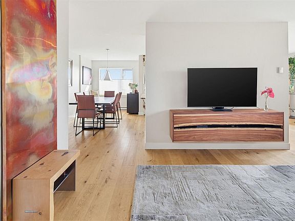4th image of 103 Gorge Rd E Unit 602