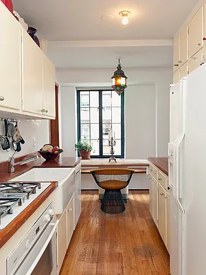 Sold by Sotheby's International Realty | media 30