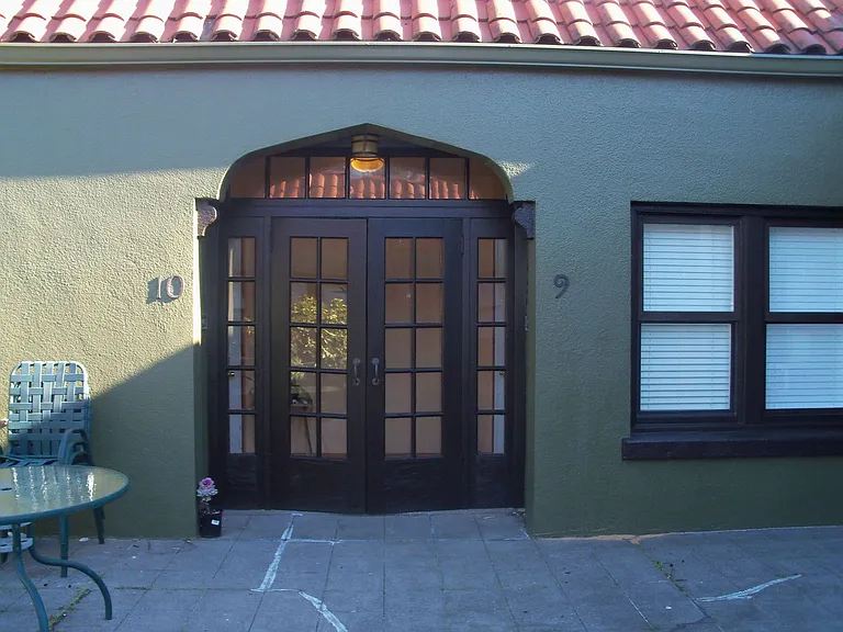 5318 NE Wistaria Dr — Photo 1