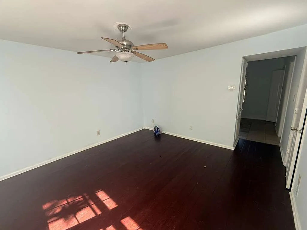 Building Photo - 1619 Forest Dr #3