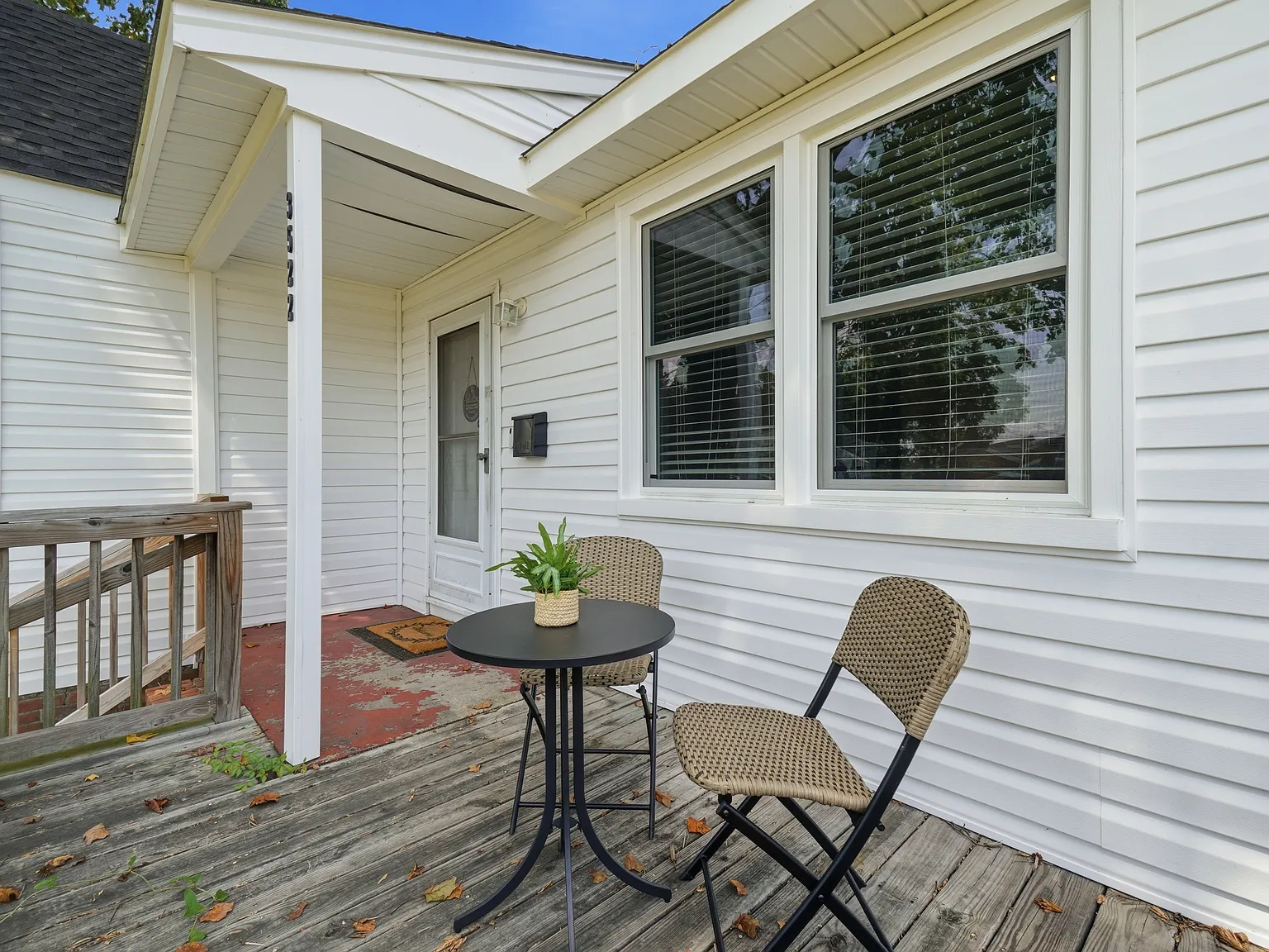 3 bed, 1438 sqft, $2,400 — Photo 2