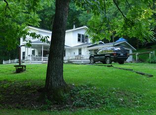 908 Henry Rd, Franklin, NC 28734