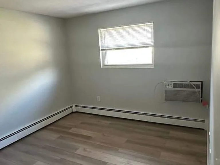 205 Main St. — Photo 12