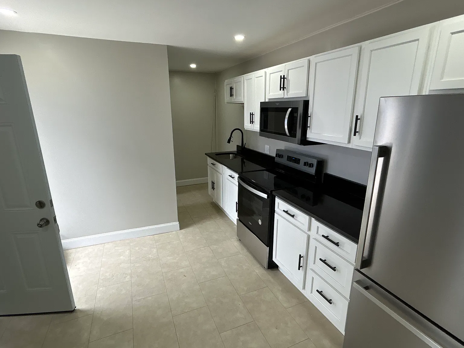 823 Elm St #1 photo 1