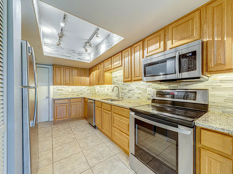 1241 Saint Andrews Dr — Photo 10