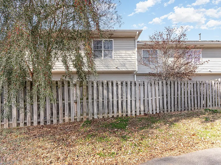 111 Ellington Oaks Ct — Photo 25
