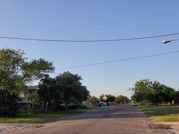 4th image of 101 S Cindy Ave