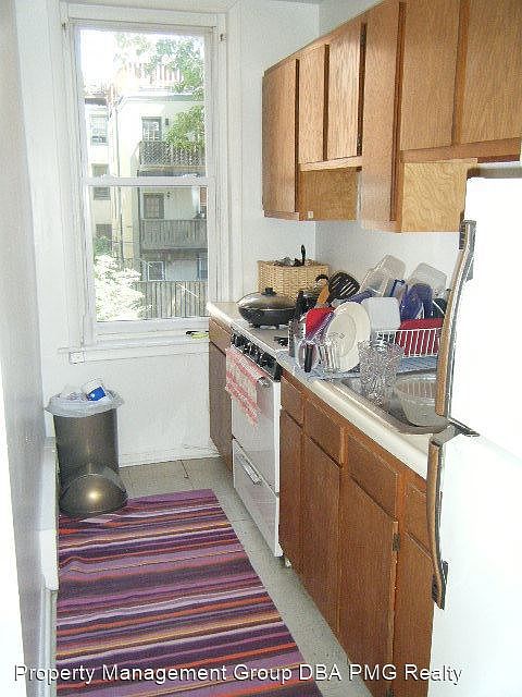 2nd image of 1715 Mount Vernon St APT 2F