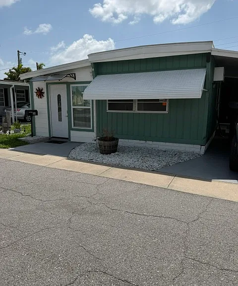249 Jasper St #18 — Photo 2