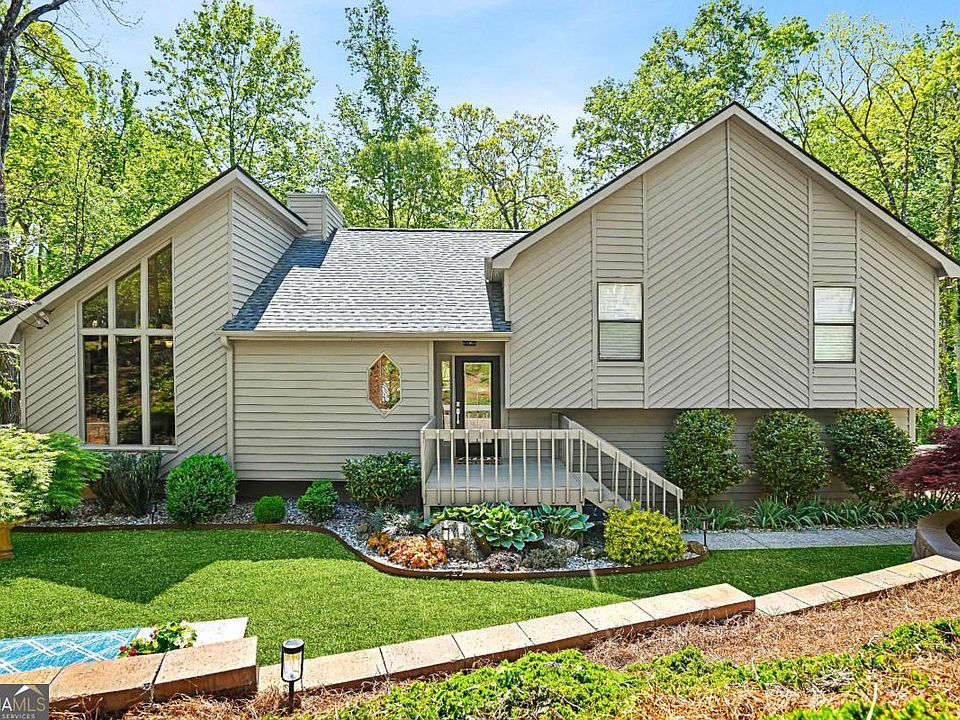 1st image of 2451 Stockton Dr