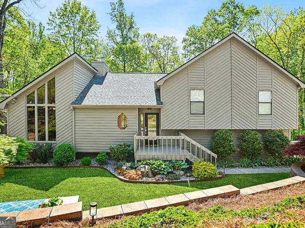 2451 Stockton Dr, Marietta, GA 30066