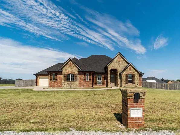 5640 NE Snowy Owl Rd, Elgin, OK 73538