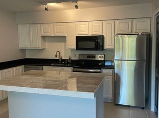 3302 Wyndham Cir APT D, Alexandria, VA 22302