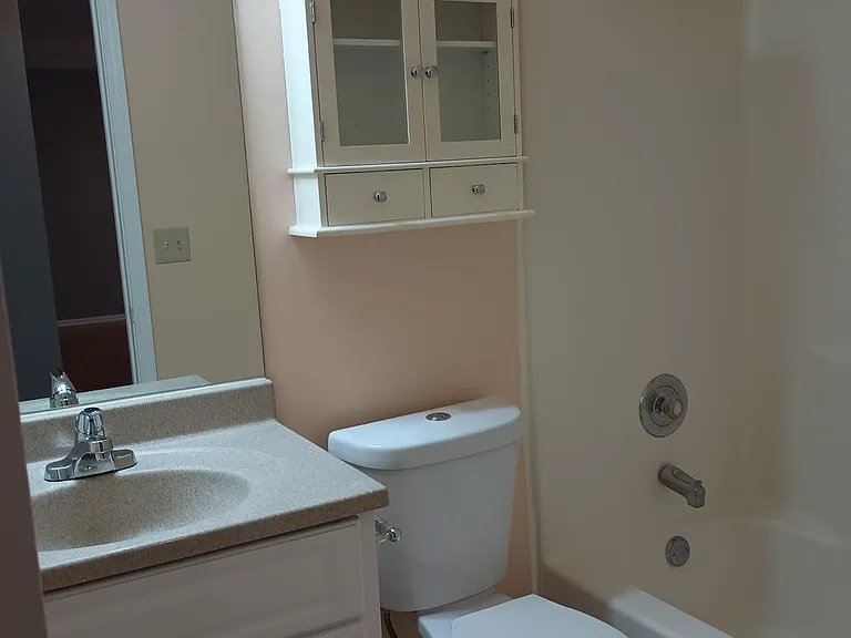 611 Hapsfield Ln #105 — Photo 7
