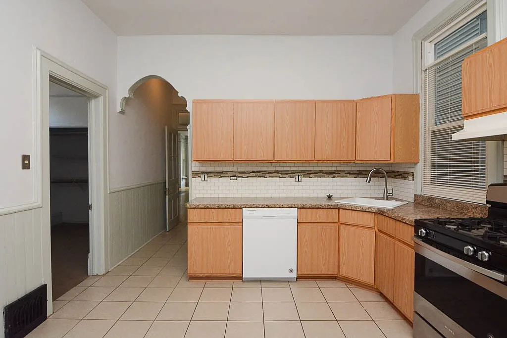 3 bed, 1500 sqft, $3,000 — Photo 4