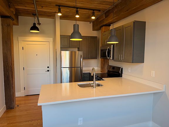 5th image of 1665 Main St #C405