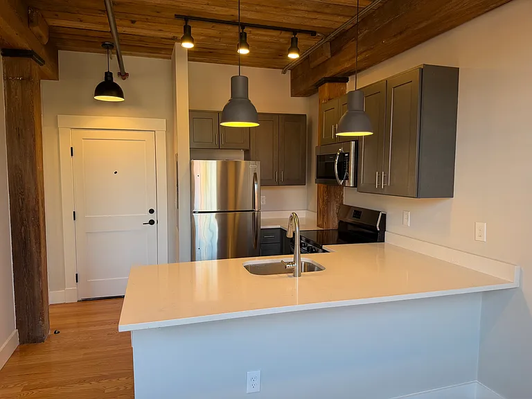 1665 Main Street — Photo 7