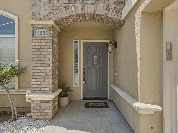 4th image of 16935 Pine Way