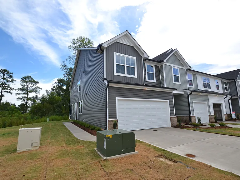 1226 Bessie Ct — Photo 1