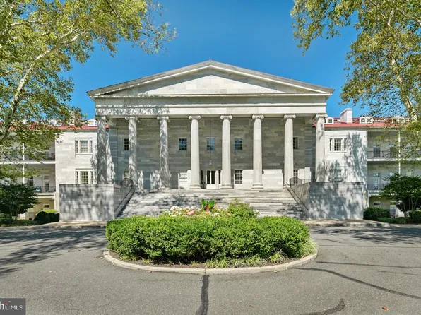 109 Surgeon General Ct, Philadelphia, PA 19146