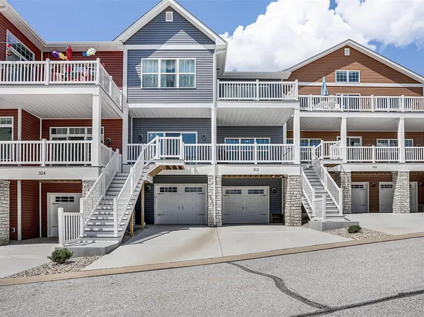 312 Captains Ct, Grafton, IL 62037