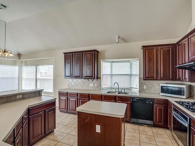 4529 Burnhill Dr — Photo 7