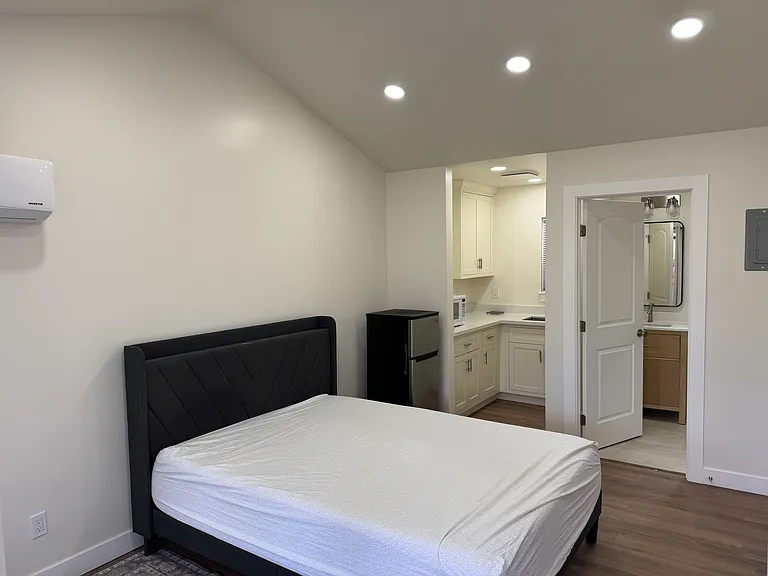 520 Richmond Ave #S — Photo 4