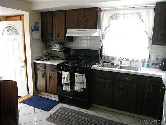 5th image of 55 Celina St