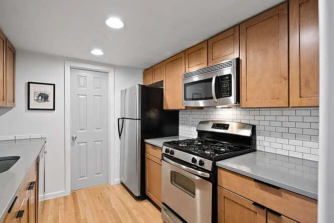 4733 N Clay St — Photo 5