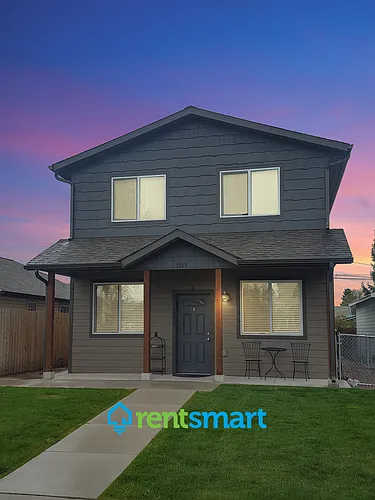 2207 Strand Ave Photo 1