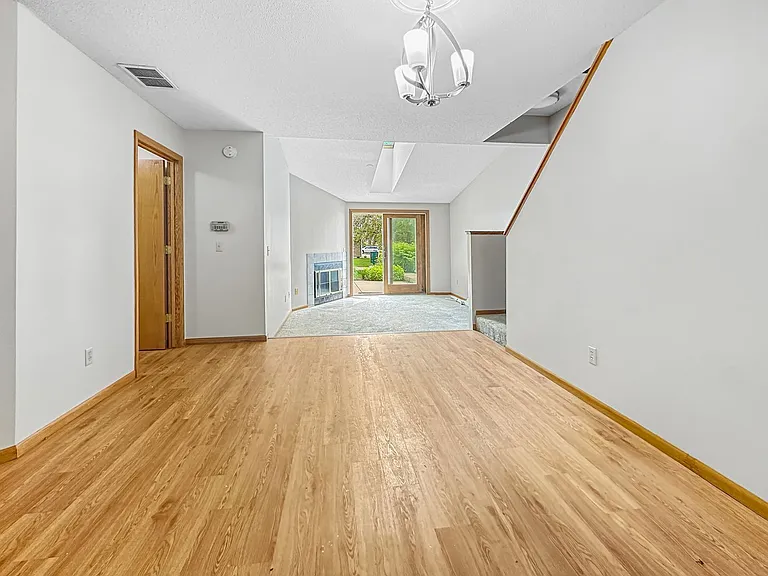 5308 Highpointe Dr — Photo 13