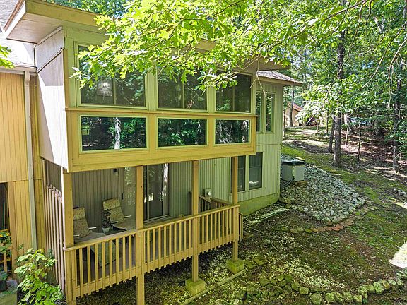 5th image of 44 Esmeralda Pl