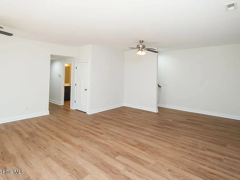 315 Adams Cir — Photo 21