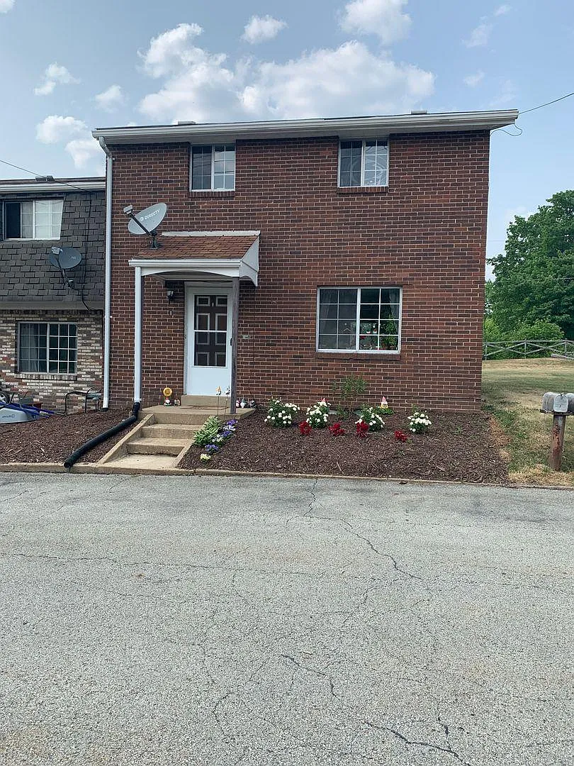 3 bed, $1,200 — Photo 1