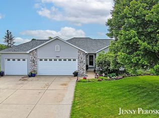 7650 Golf Meadows Dr SE, Caledonia, MI