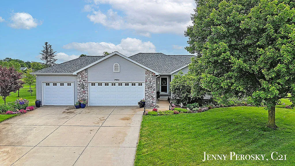 7650 Golf Meadows Dr SE photo 1