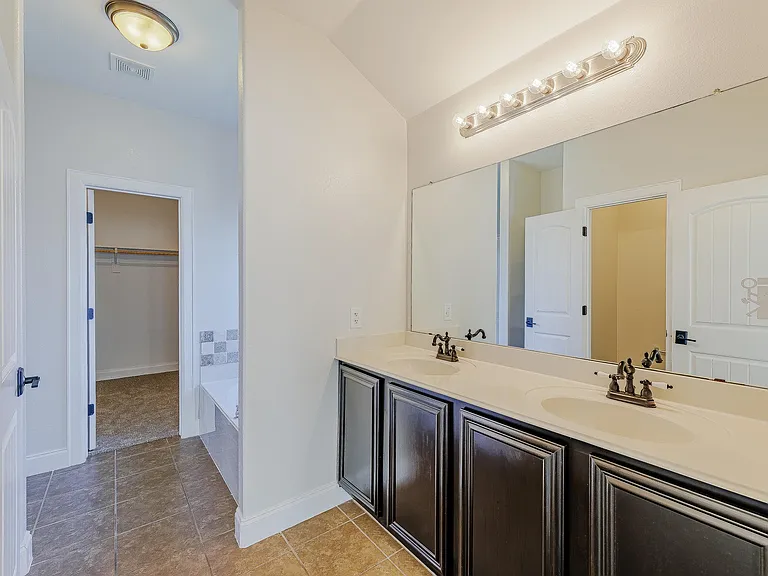2805 Marsha Ln — Photo 13