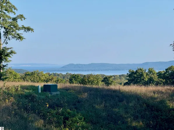 0 W Timber Wolf Ct, Empire, MI 49630