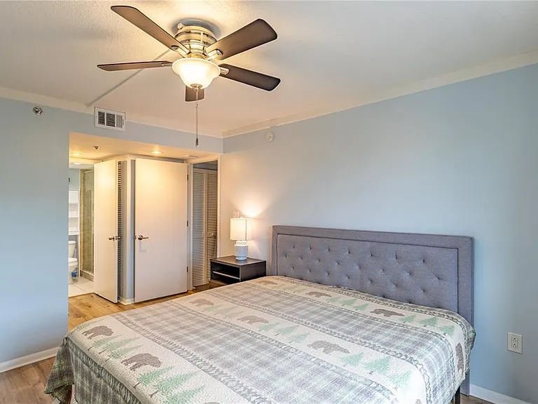 701 S Madison Ave #401 — Photo 25