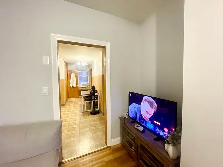 31 Cooper St #2 — Photo 12