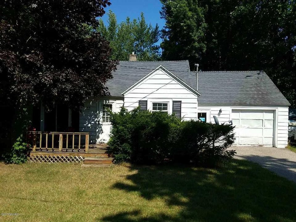 1st image of 33 N 160th Ave