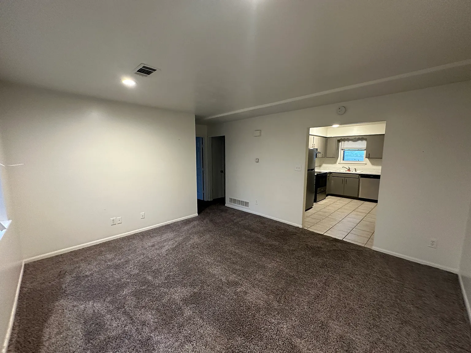 2 bed, 985 sqft, $1,250 — Photo 3